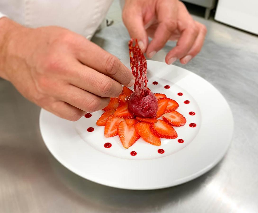 Logis Hotel - Restaurant Le Tulipier Vienne-le-Château Eksteriør bilde
