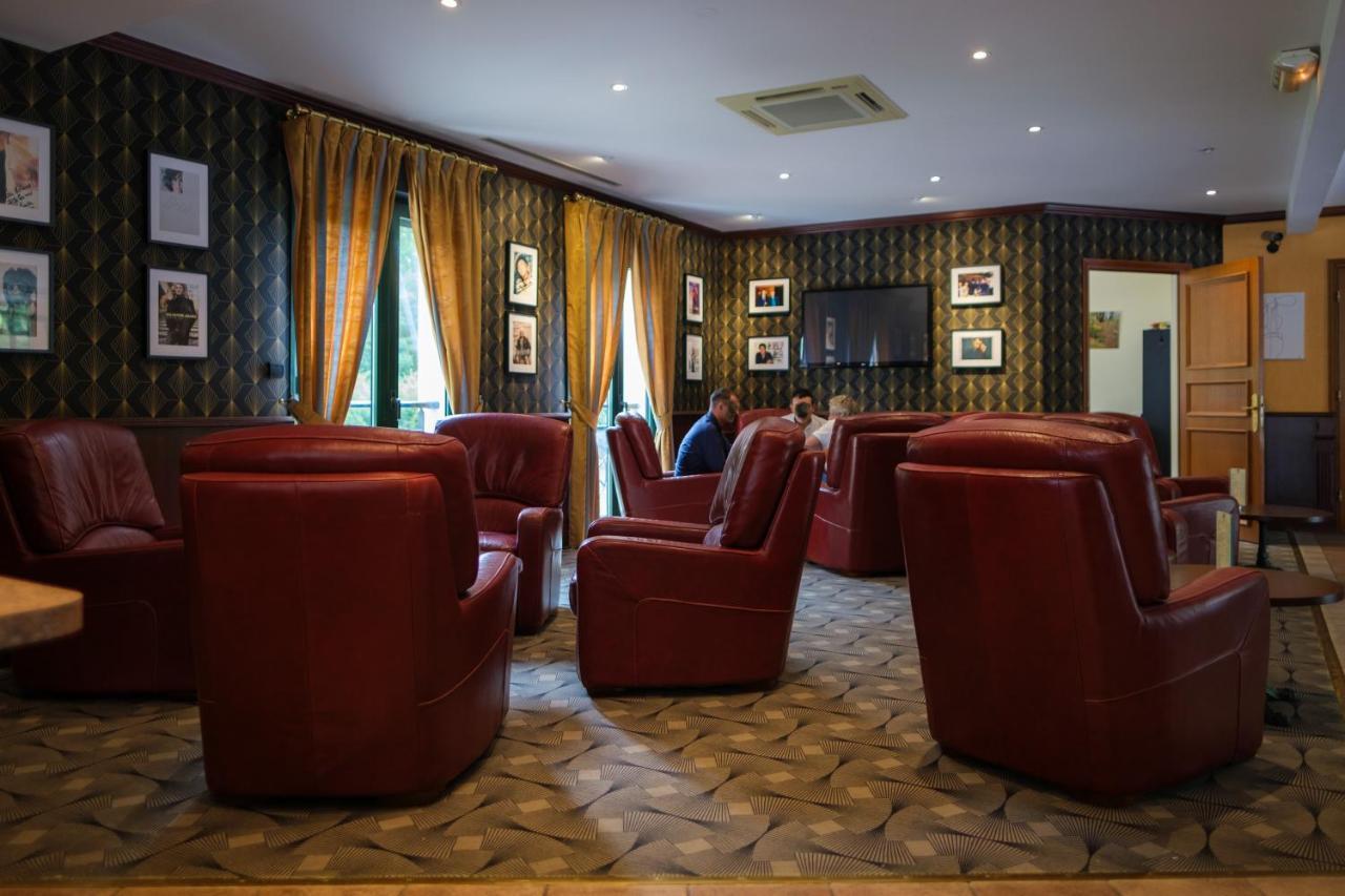 Logis Hotel - Restaurant Le Tulipier Vienne-le-Château Eksteriør bilde