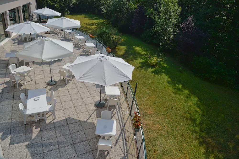 Logis Hotel - Restaurant Le Tulipier Vienne-le-Château Eksteriør bilde